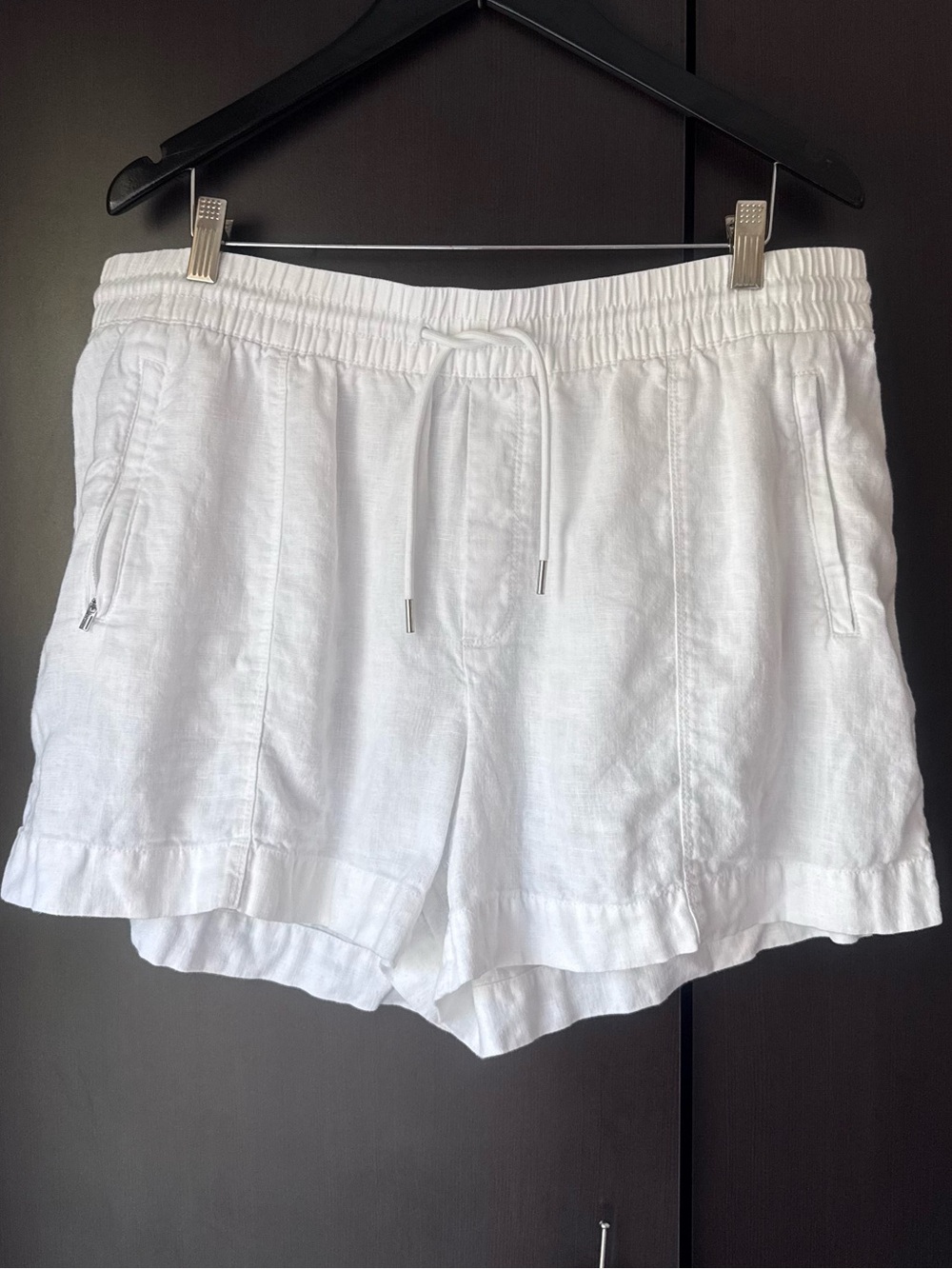 Athleta White Retreat 100% Linen Mid Rise Shorts Size XL EUC